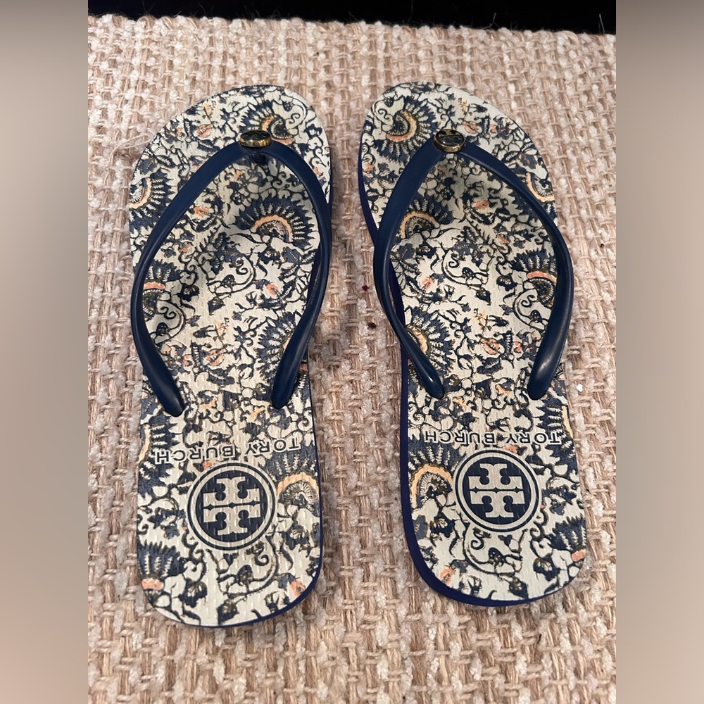 Tory Burch Flip Flop Sandals Women Size 7 Blue Logo Slip On Preppy Resort Shoes - Picture 4 of 5